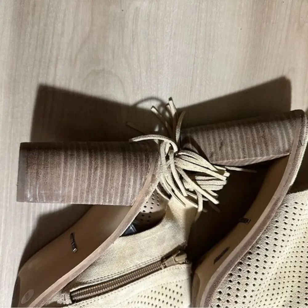 Gianni Bini Beige Women's Peep-Toe Suede Leather Summer Sandals US Size‎ 11